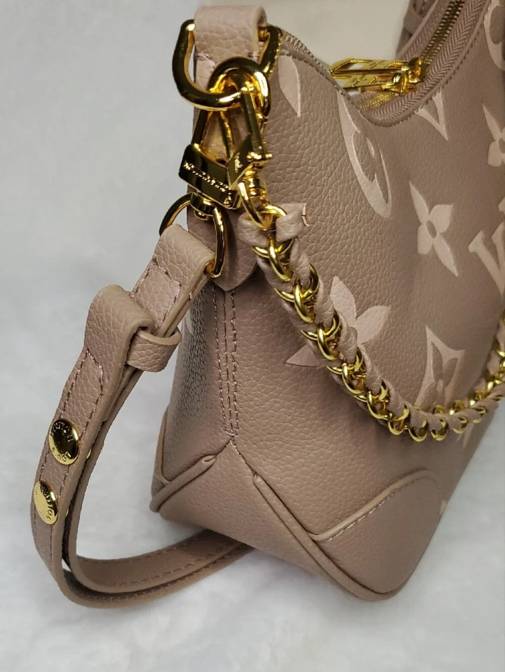 💠LV 💠Taupe Monogram Shoulder Bag with Gold Chain